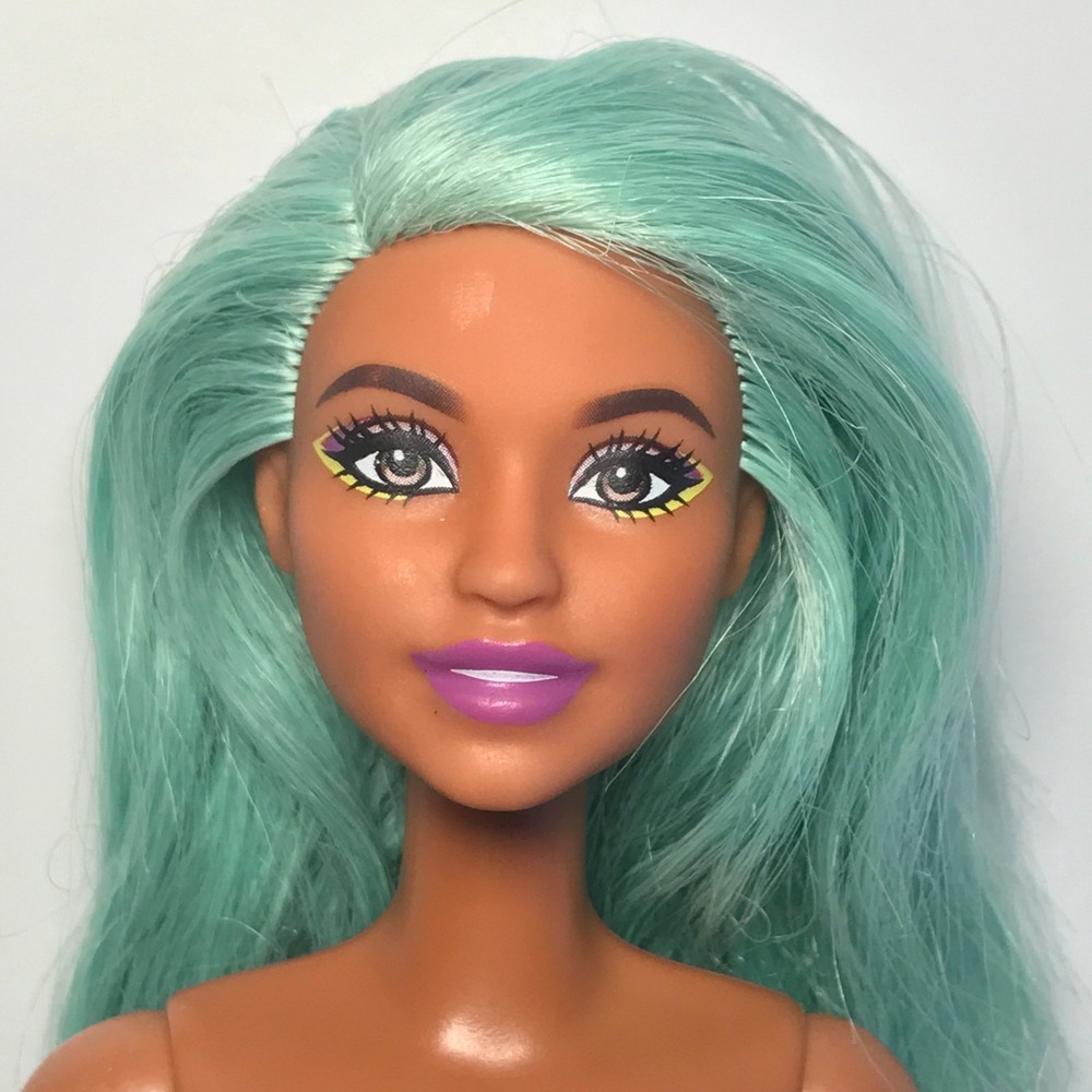 Nude Barbie 2021 Career Makeup Artist Teal Hair Hispanic Daya Face HKT66 Doll